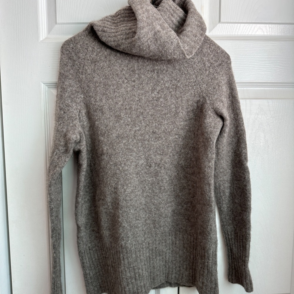 Community wool sweater - Picture 2 of 2
